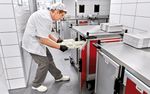 Per facilitare il lavoro degli operatori sanitari e fornire un'assistenza affidabile agli anziani - SOLUZIONI PER LA DISTRIBUZIONE DELLE VIVANDE